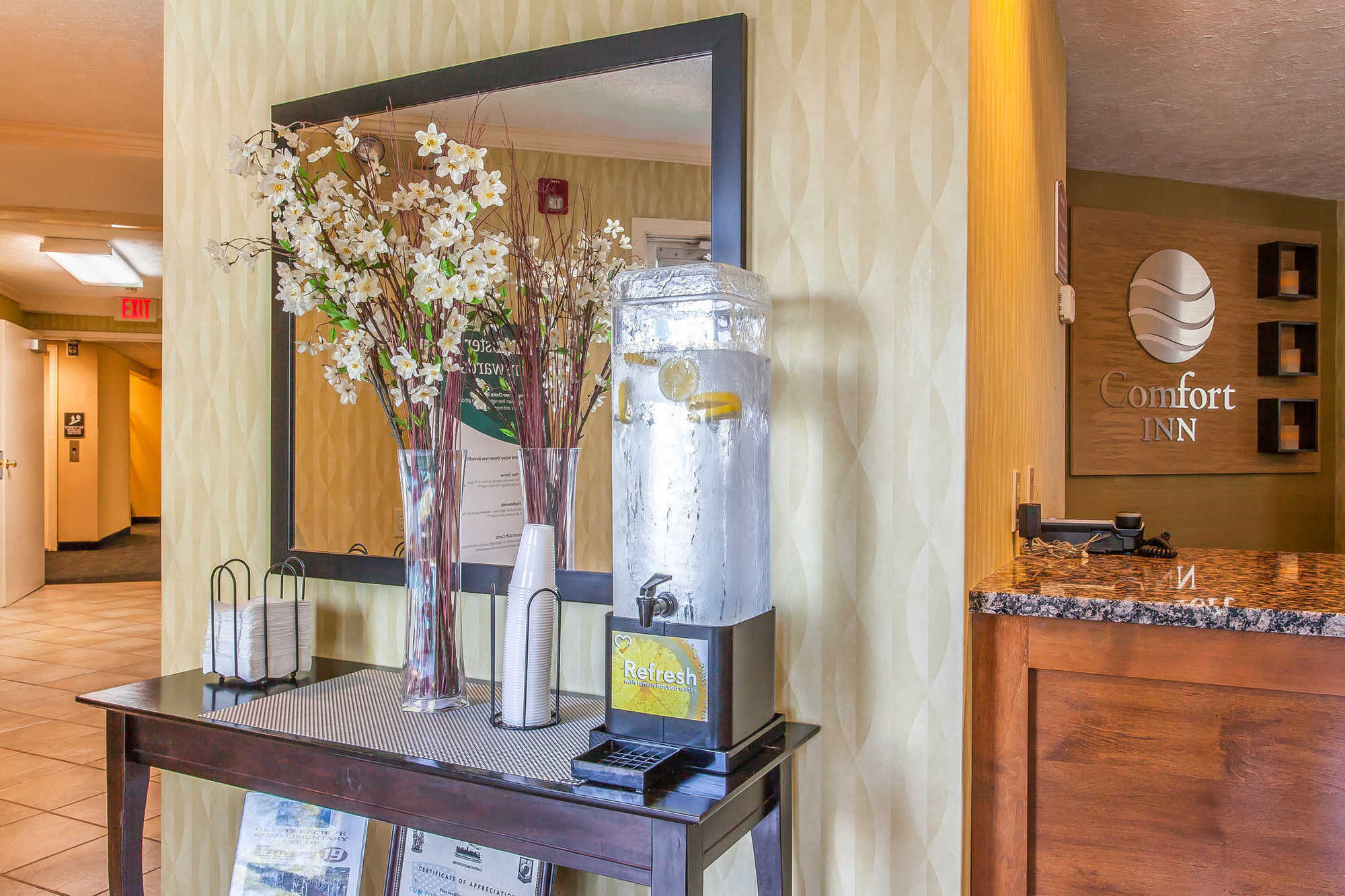 Comfort Inn Индипендънс Интериор снимка